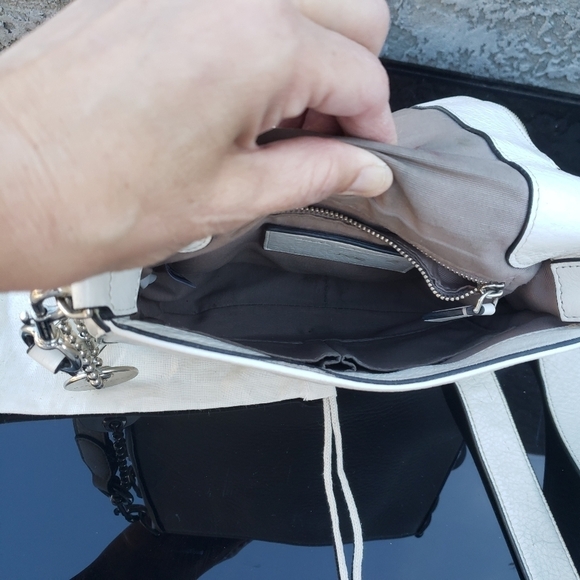 Marc Jacobs Empire City Leather Messenger Bag - Picture 9 of 16